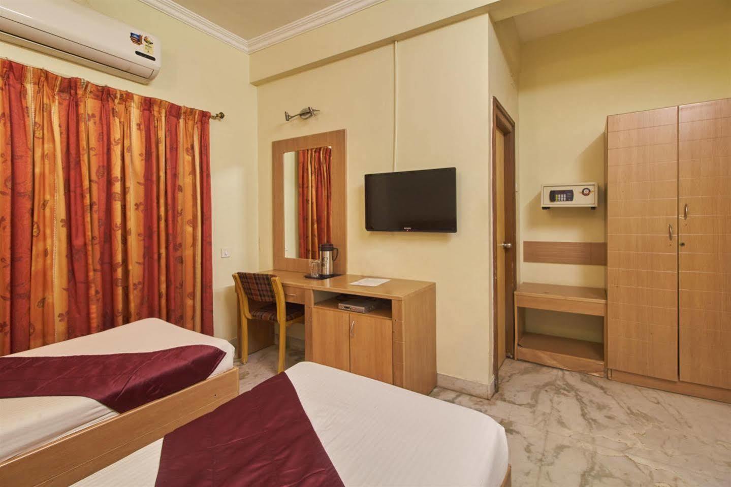 Fabhotel Royal Star Chennai Exterior photo